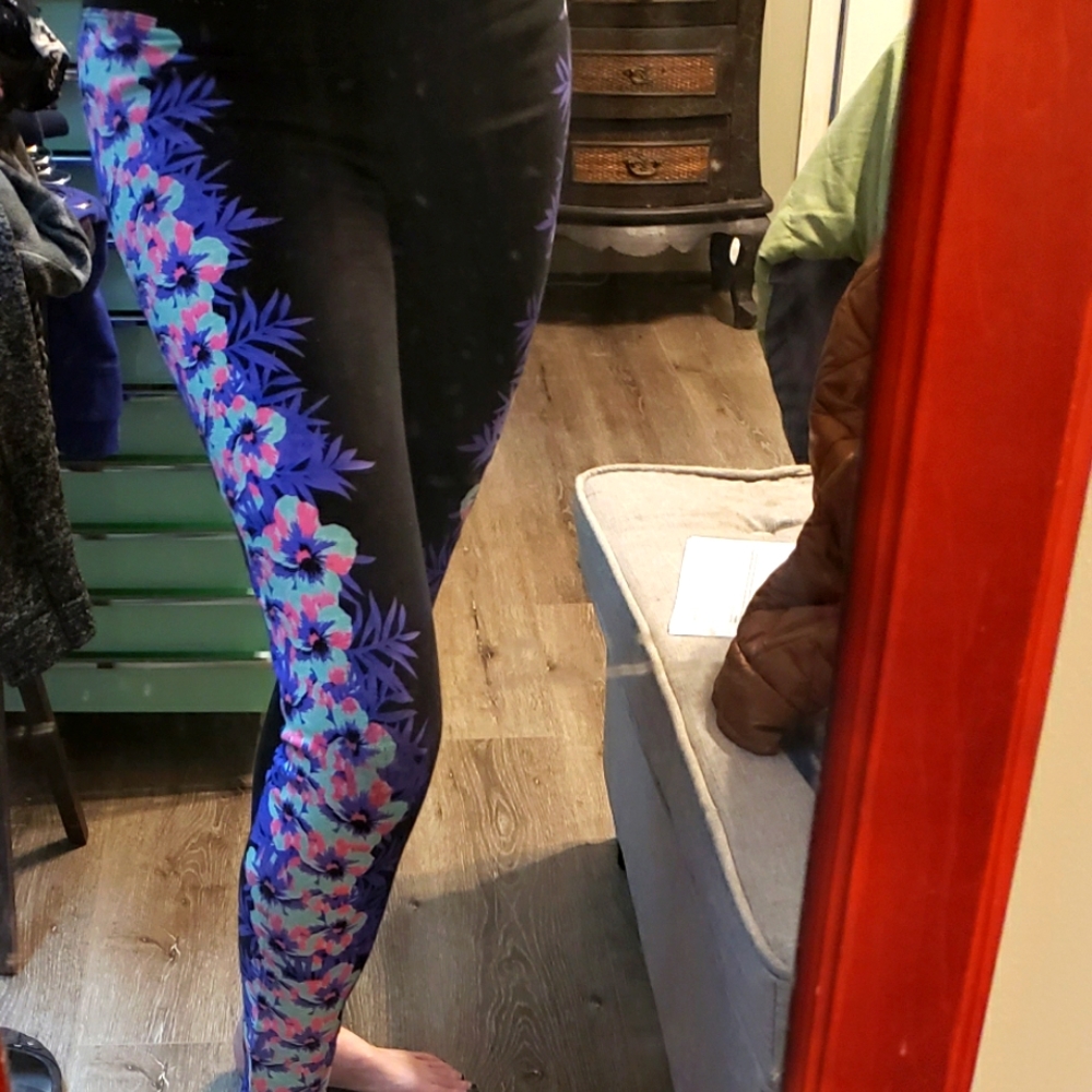 PINK BY VS YOGA PANTS